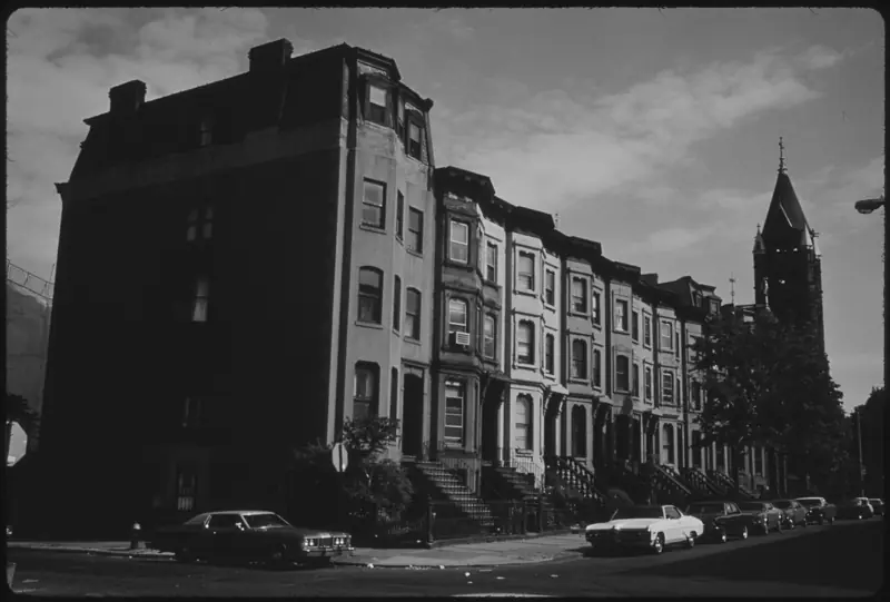 Casas de piedra rojiza en Park Slope, Brooklyn, en 1974